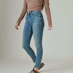 Lucky Brand "Bridgette" High-Rise skinny jeans, excellent condition